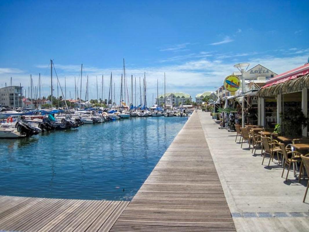 A louer sur la Marina de Saint François en Guadeloupe Appartement 1 chambre pour 2 personnes