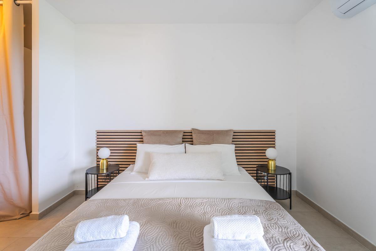location-appartement-etang-zabricot-chambre-double-climatisee