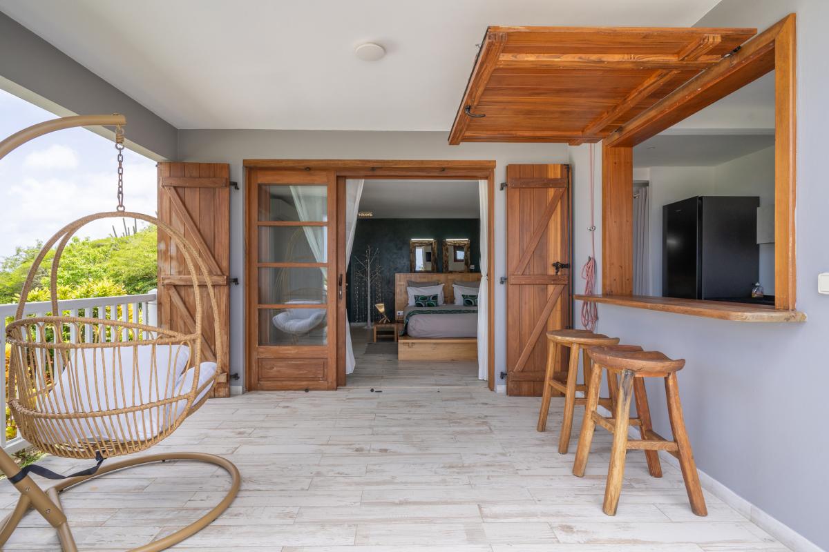 2-Location-martinique--Suite-D_terasse-bar