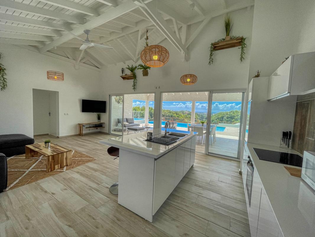 A louer villa 3 chambres pour 6 personnes avec piscine et balneo sur les hauteurs du Gosier en Guadeloupe