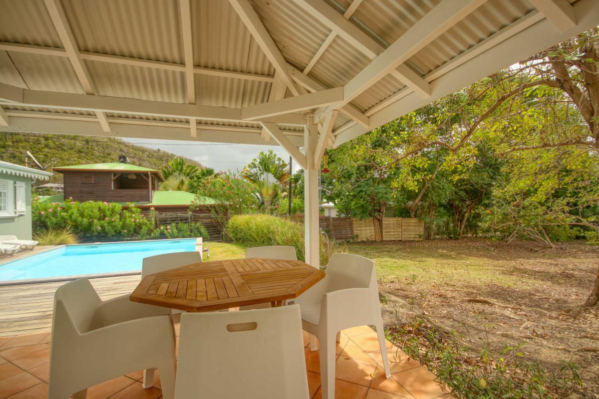 5-Location-villa-le-diamant-martinique-plage-à-pied_jardin