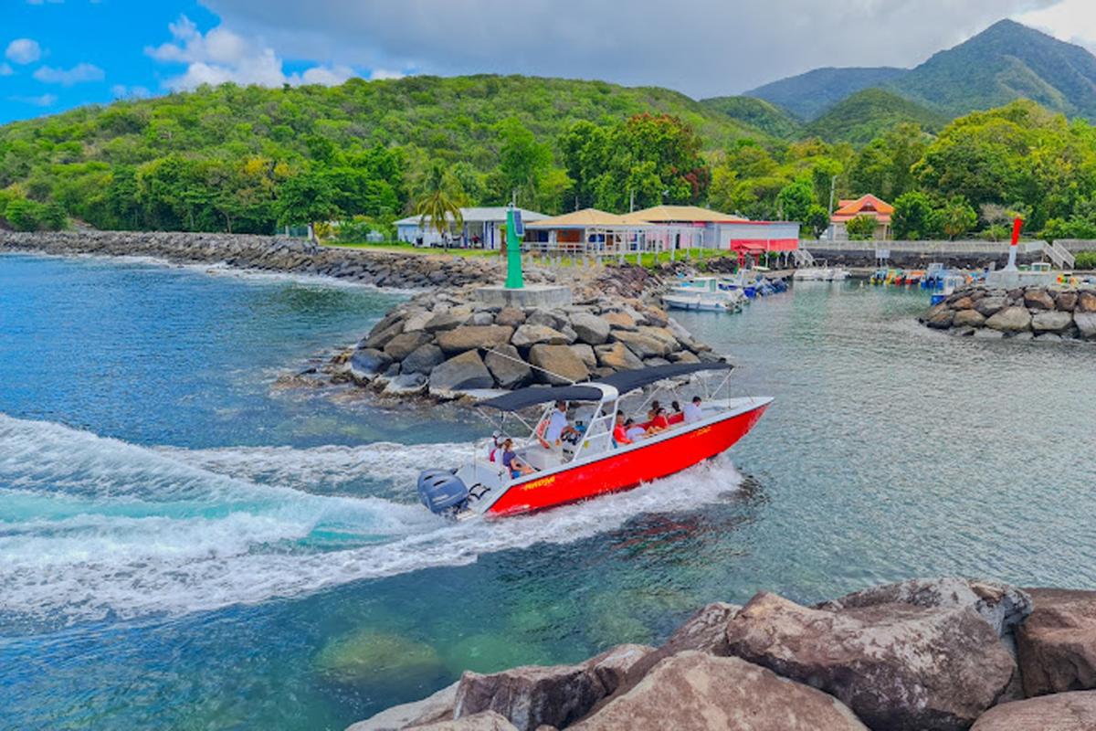 Guadeloupe-Quai--Nautisme-Soleil-Excursion