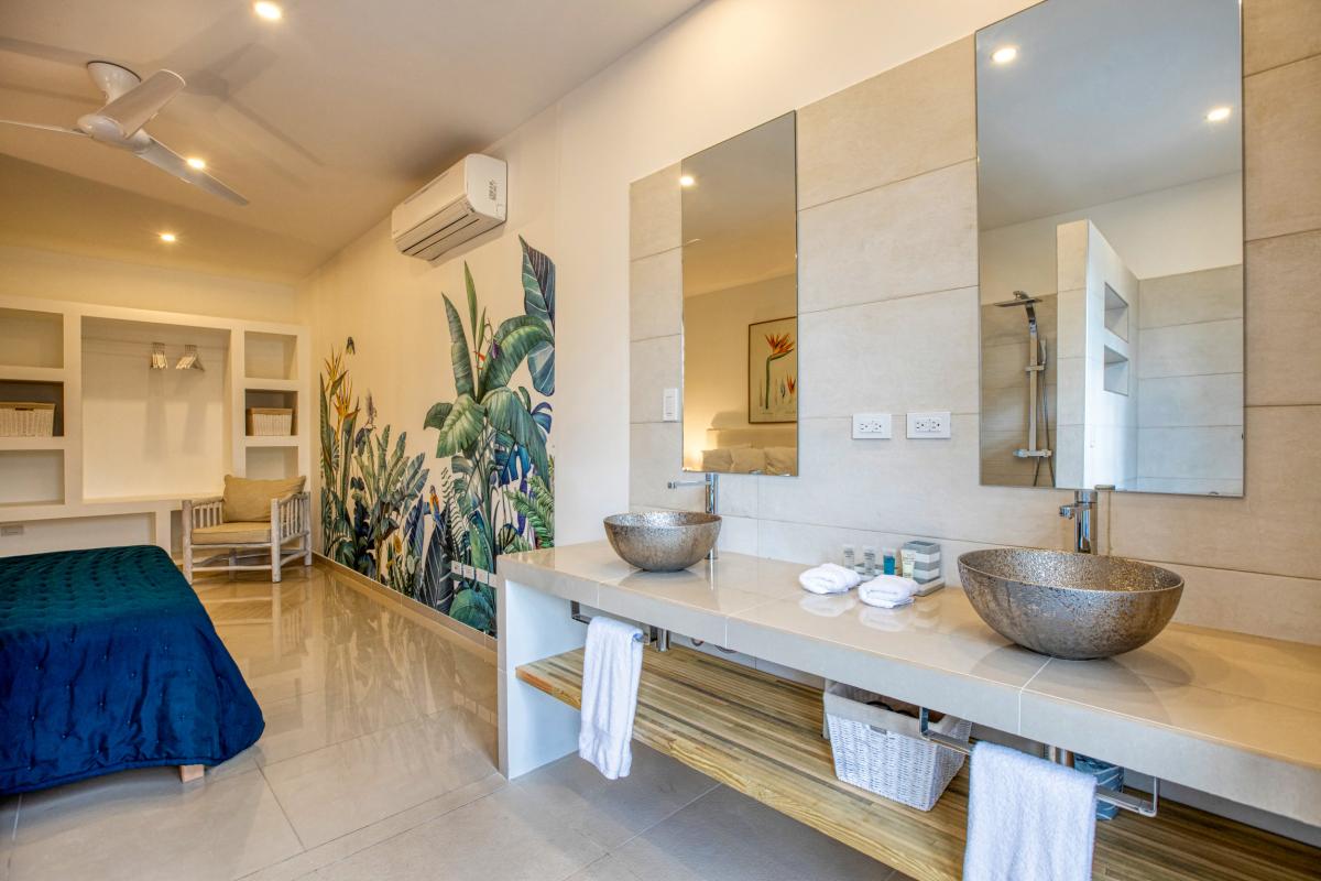 Location villa Alma 4 chambres 8 personnes avec piscine les pieds dans l'eau Beacon Hill Saint Martin
