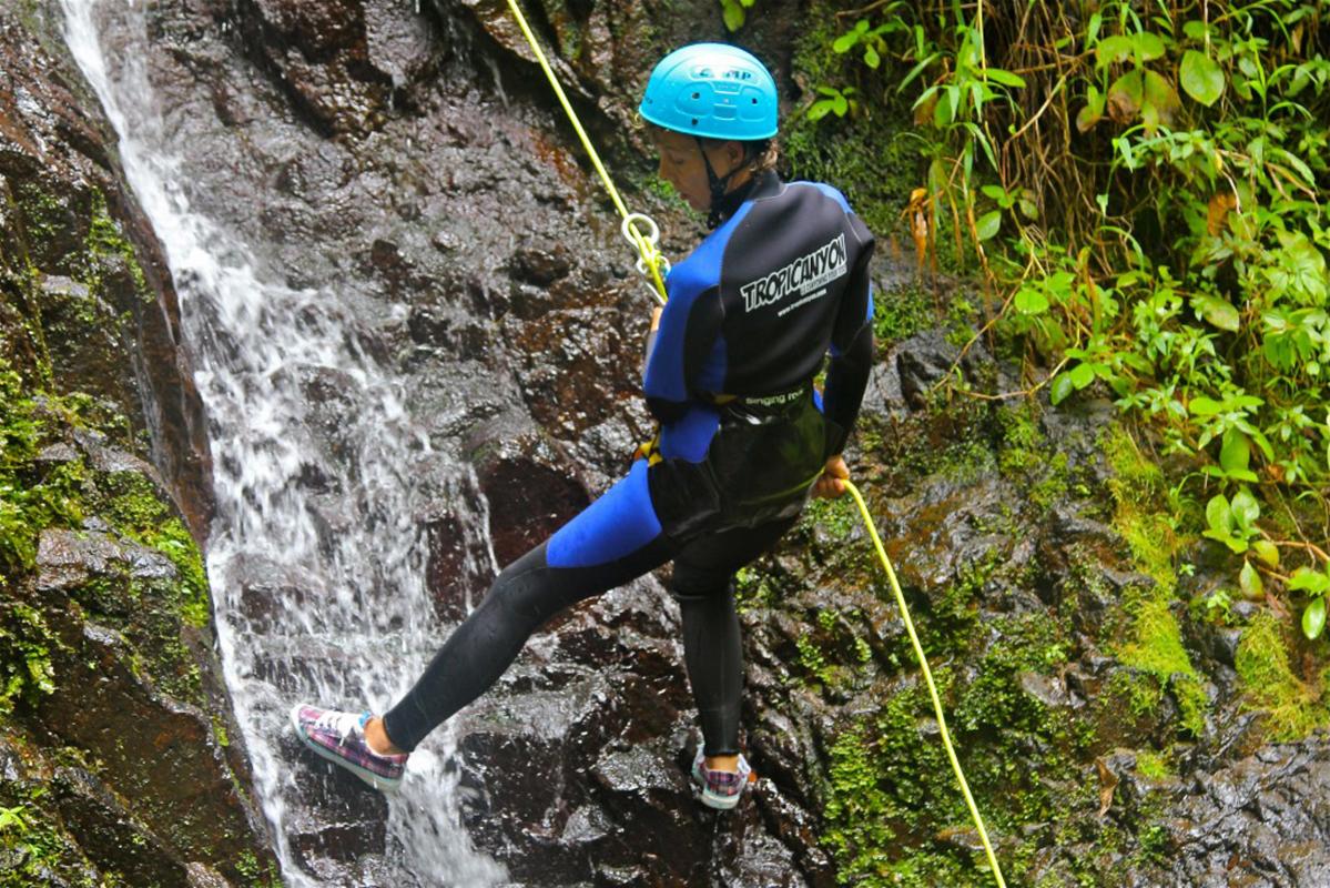 Descente-en-rappel-Tropicanyon