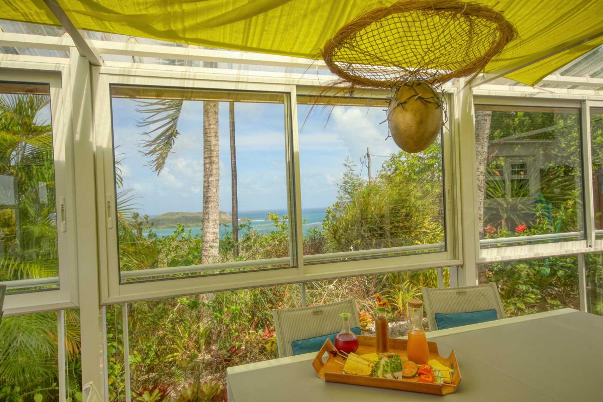 8-Villa-splendide-vue-mer-tartane-trinité-terrasse-couverte-vue