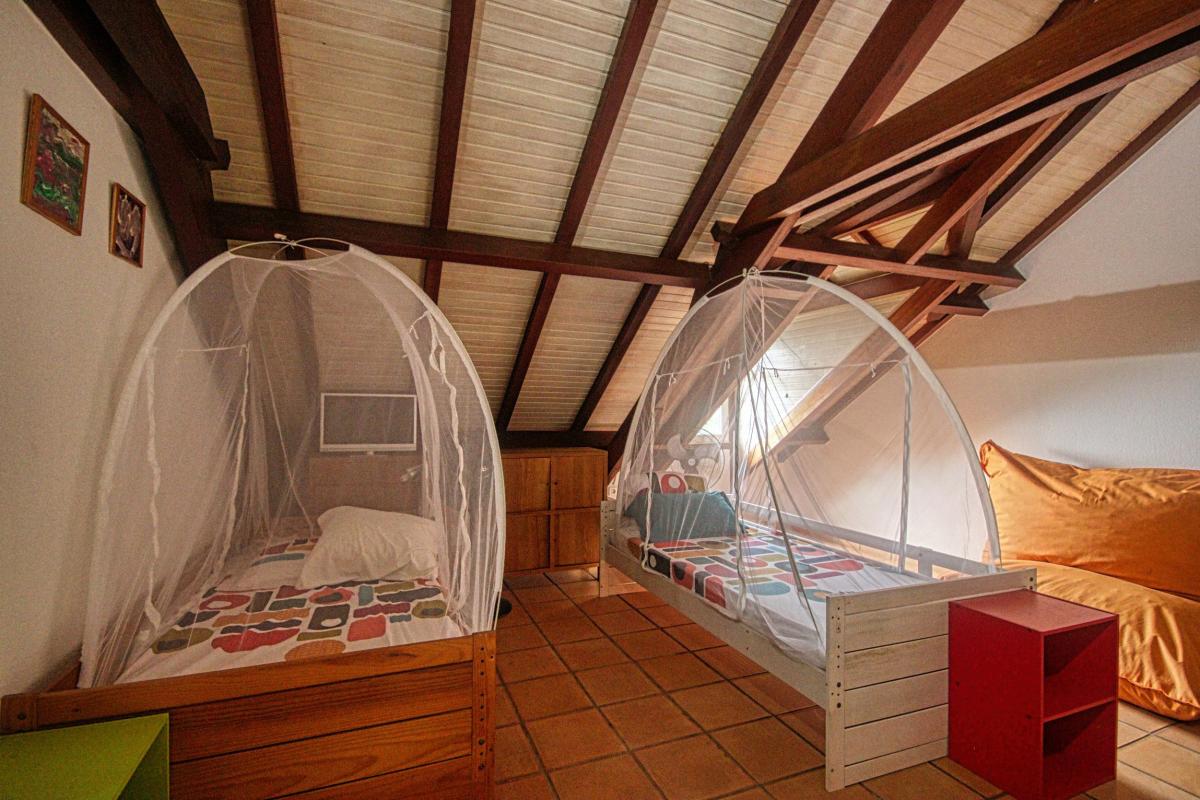 23-Location-villa-Martinique_-Case-Pilote_-Chambre-mezzanine