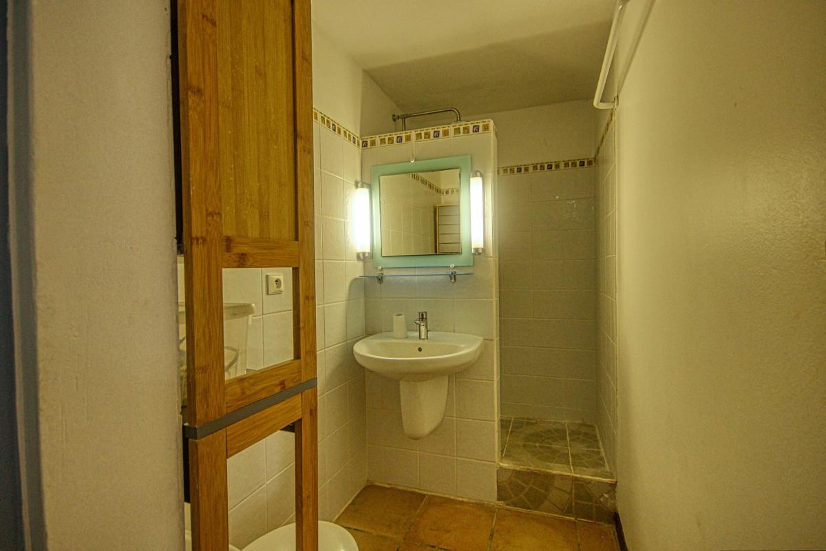 33-Location-villa-Martinique_-Case-Pilote_-Chambre-4-salle-d'eau-2