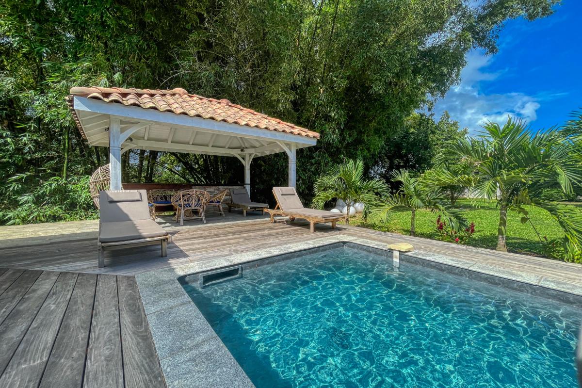 Villa-Petit-Bourg-Guadeloupe__Carbet-piscine