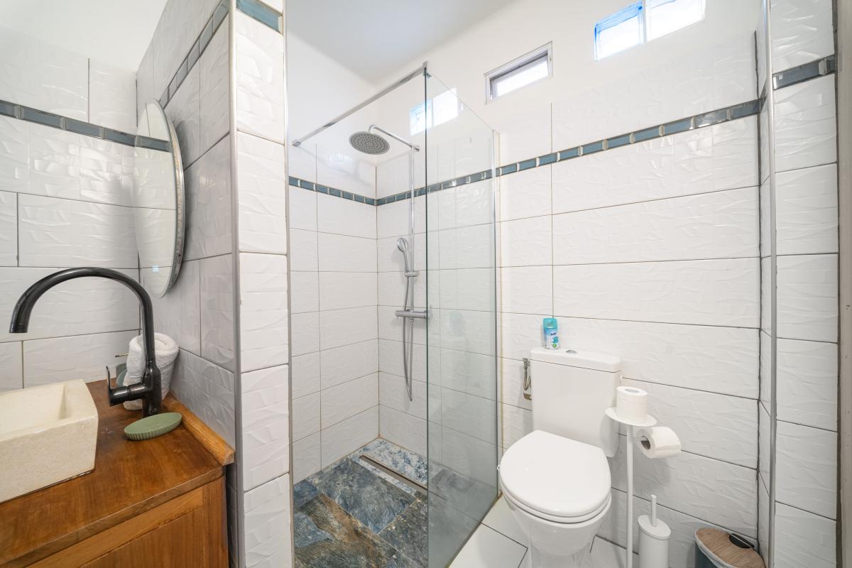 salle-de-bain-douche-italienne-villa-diamant
