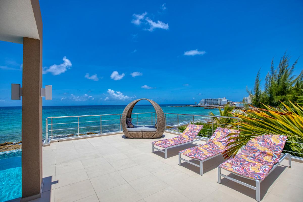 Location villa Alma 4 chambres 8 personnes avec piscine les pieds dans l'eau Beacon Hill Saint Martin