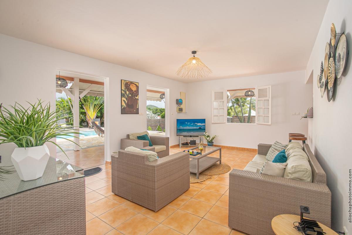 Location-villa-le-Diamant-Martinique-Le-sejour