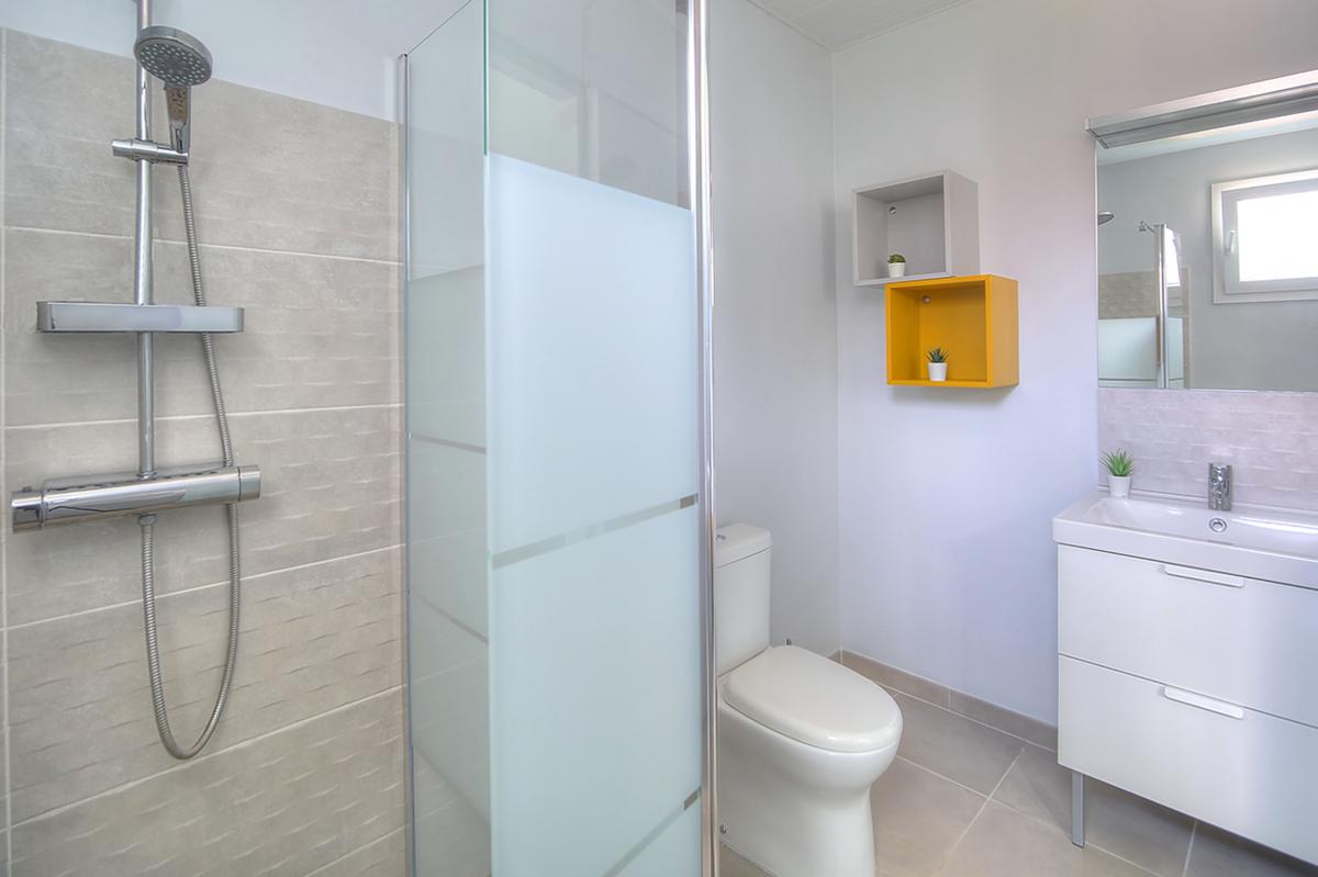 16-Location-villa-les-trois-ilets-piscine-vue-mer-martinique_salle-deau-1