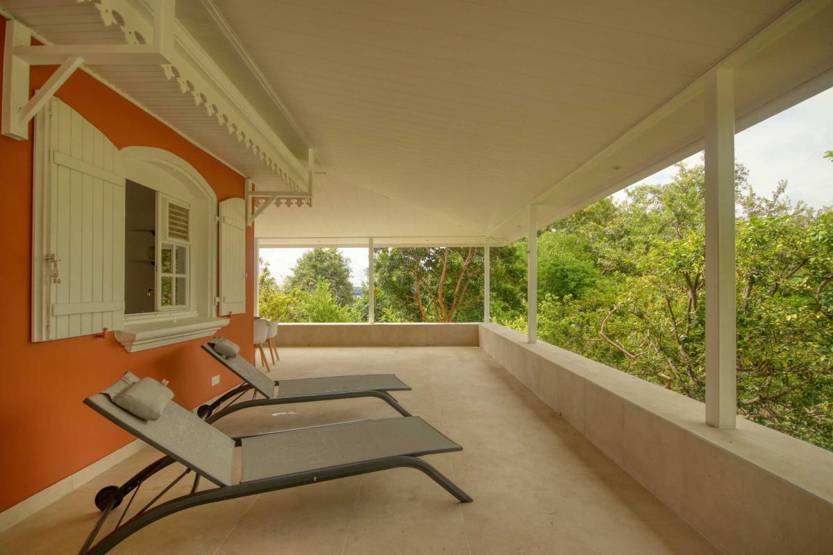 1-Location-villa-le-robert-martinique-_dépendance-transats