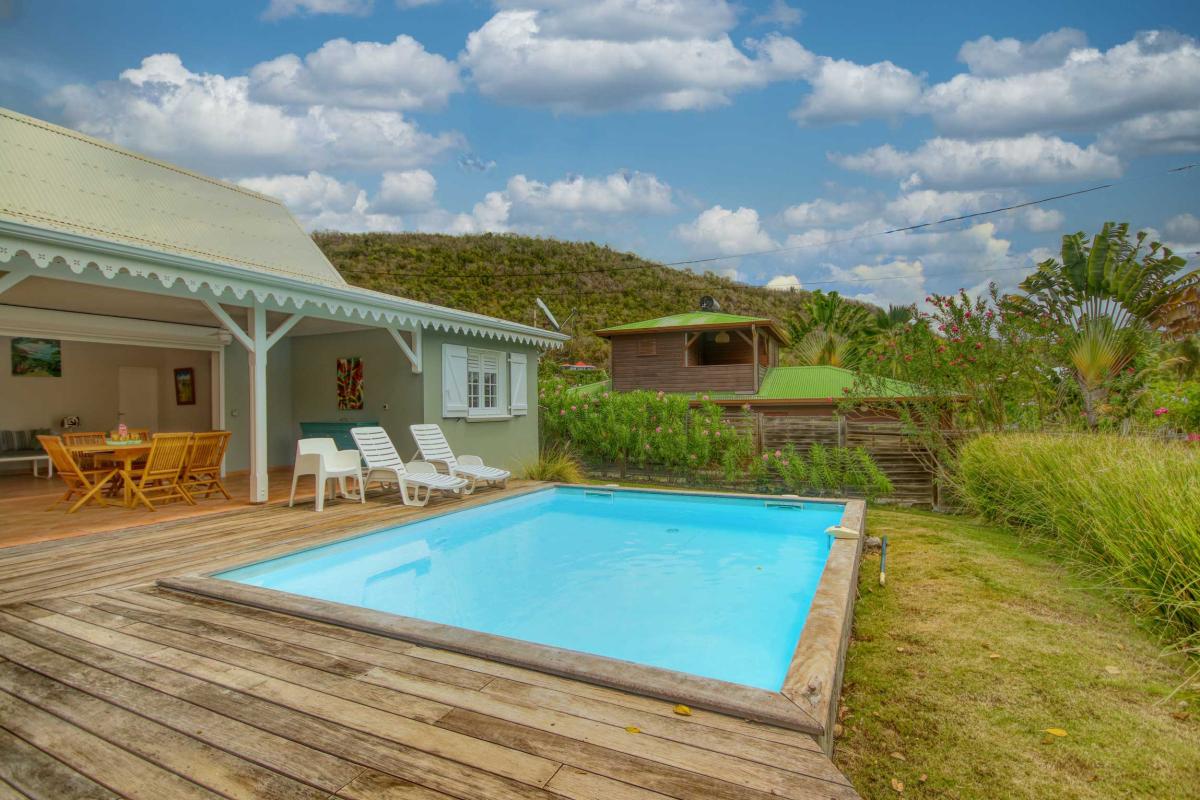 2-Location-villa-le-diamant-martinique-plage-à-pied_piscine