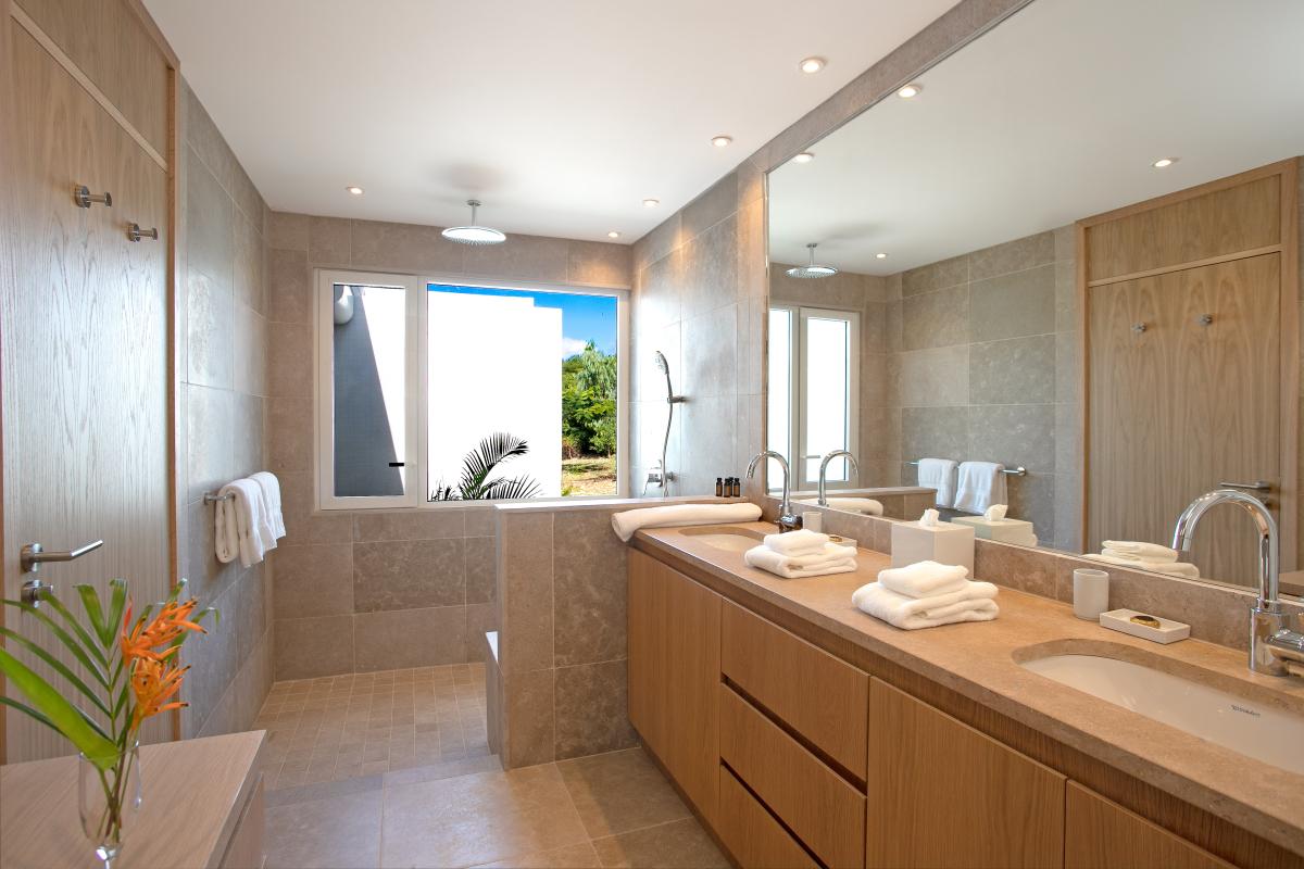 44_LaHacienda-Bathroom5