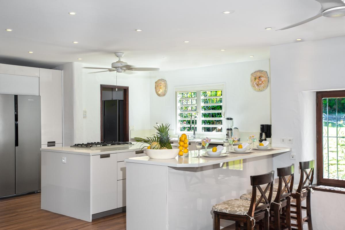 14_LaHaienda-KitchenDining