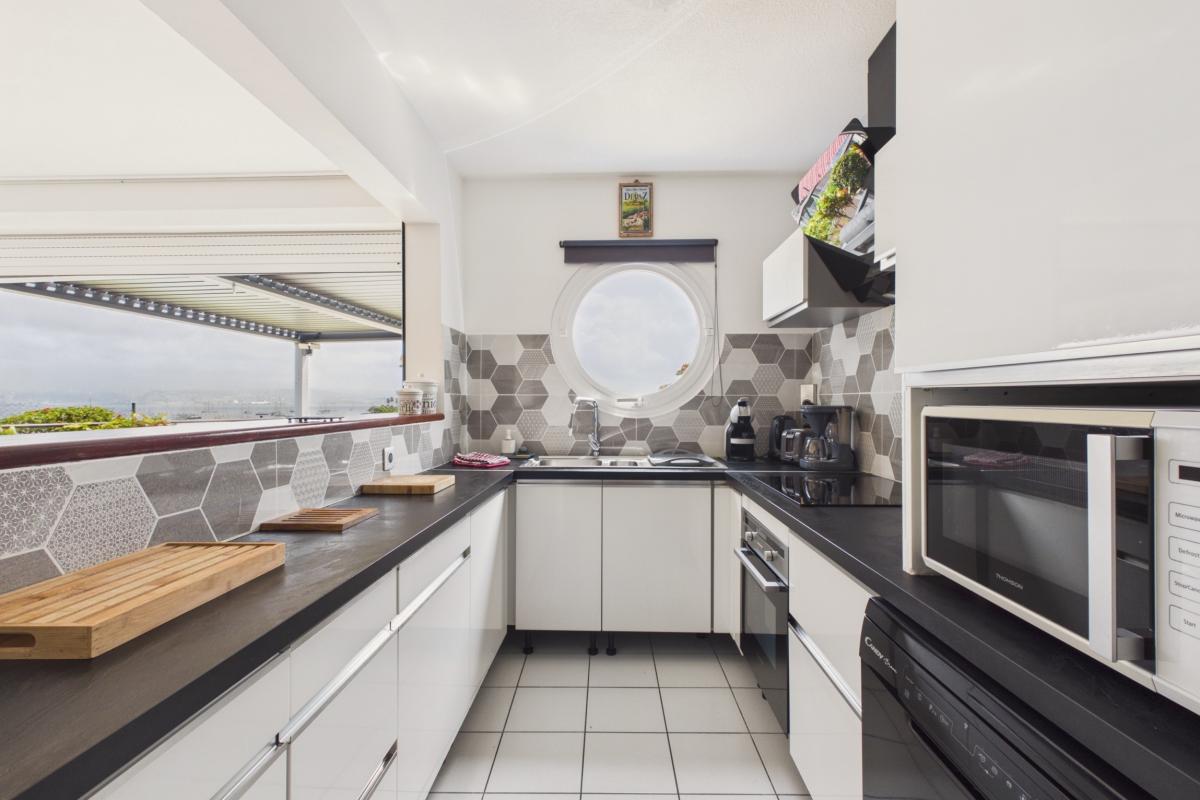 cuisine-americaine-moderne-entierement-equipee