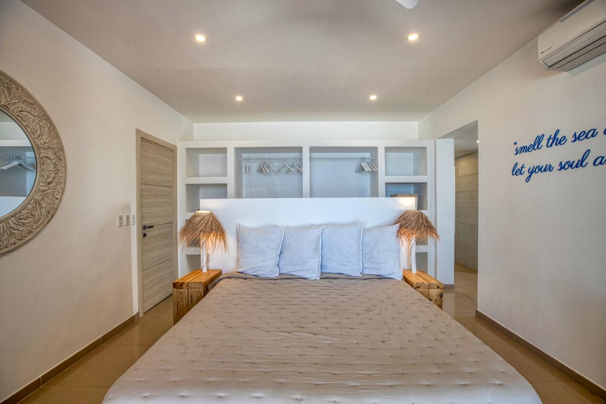 Location villa Alma 4 chambres 8 personnes avec piscine les pieds dans l'eau Beacon Hill Saint Martin