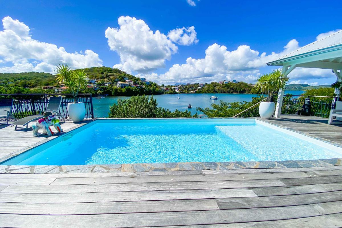 location-villa-prestige-Martinique-piscine