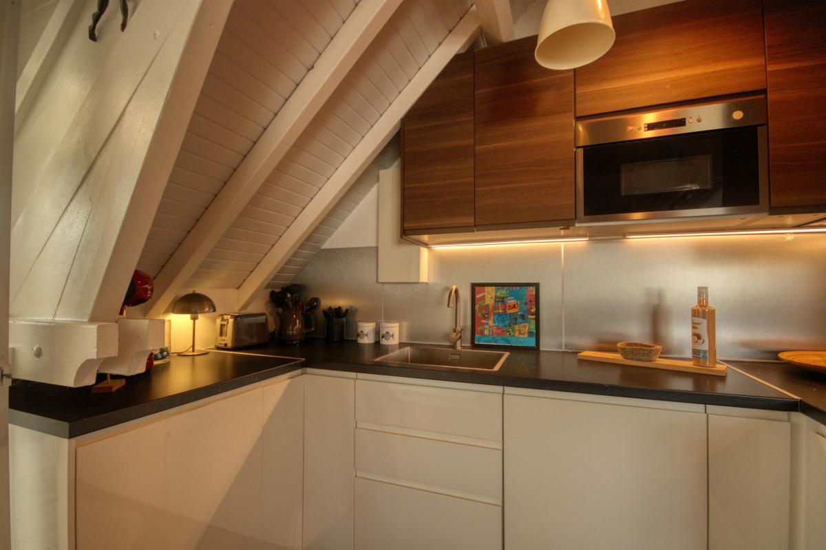 8-Location-appartement-trois-ilets-martinique-cuisine-coin-café