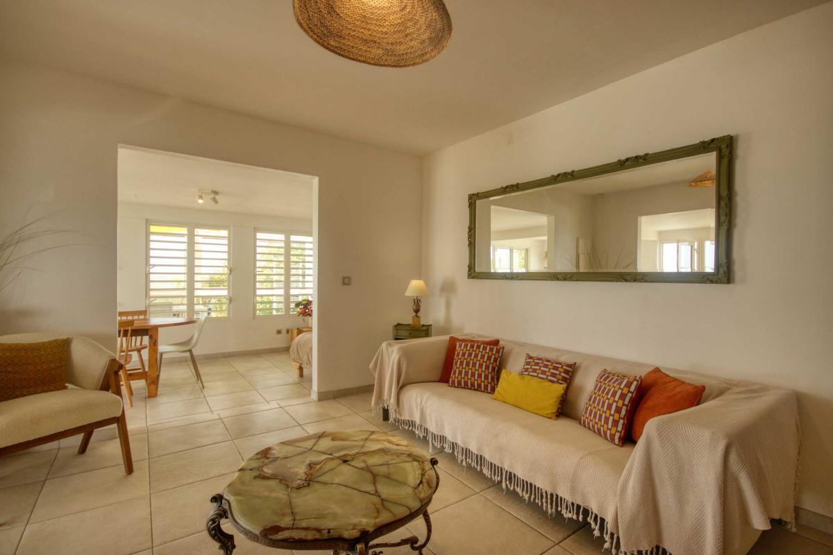 17-Villa-splendide-vue-mer-tartane-trinité-séjour-canapé