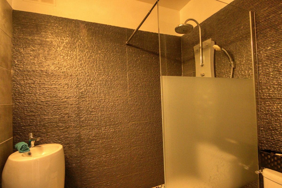 19-Location-villa-Martinique_Chambre-3-salle-d'eau