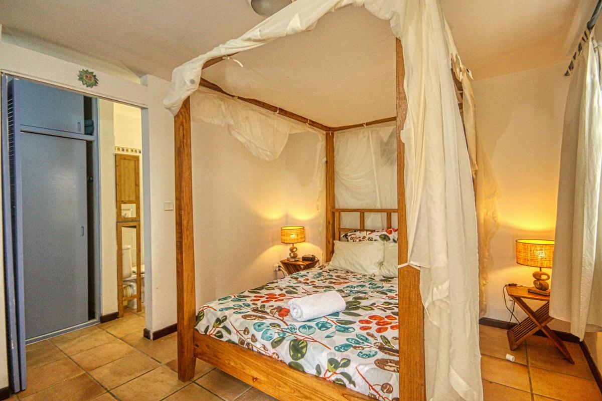 31-Location-villa-Martinique_-Case-Pilote_-Chambre-4-lit-2