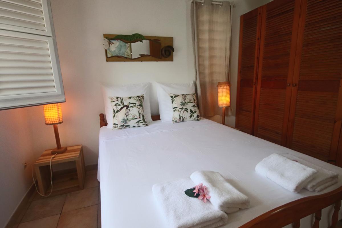 23-Location-villa-martinique_Chambre-2-lit