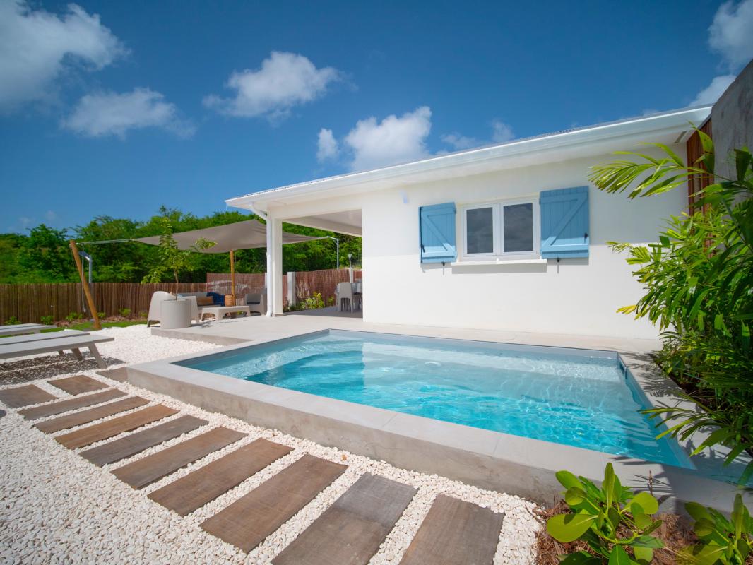 Location-villa-le-diamant-martinique-piscine