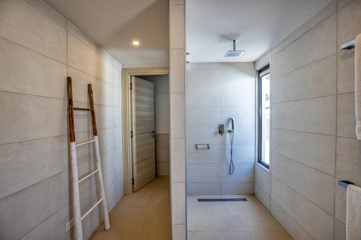Location villa Alma 4 chambres 8 personnes avec piscine les pieds dans l'eau Beacon Hill Saint Martin
