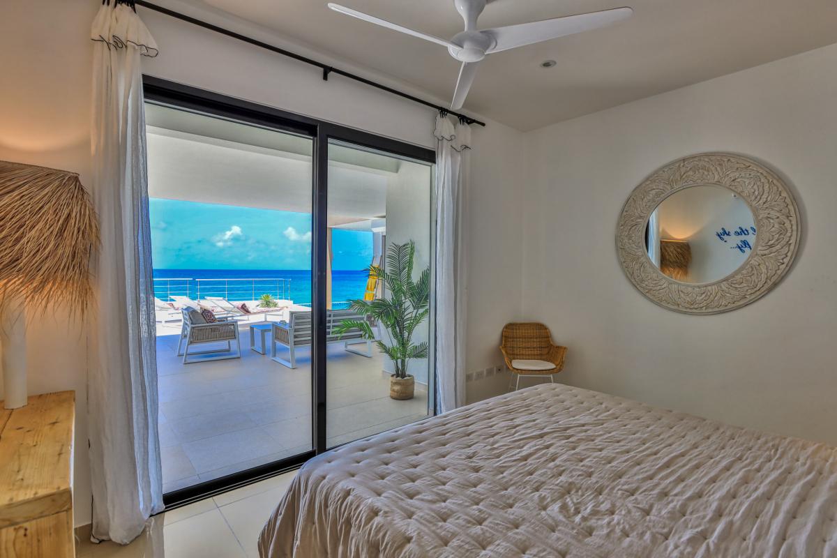 Location villa Alma 4 chambres 8 personnes avec piscine les pieds dans l'eau Beacon Hill Saint Martin