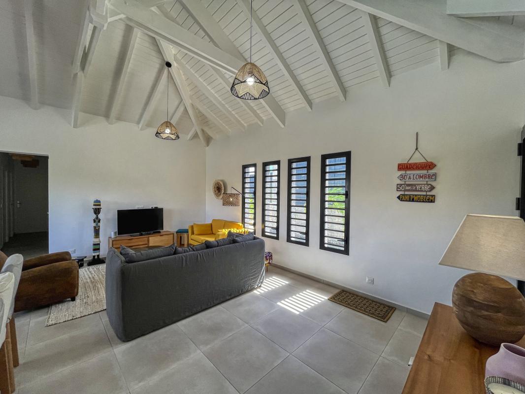 19.Location-villa-piscine-Saint-François-Guadeloupe_Salon