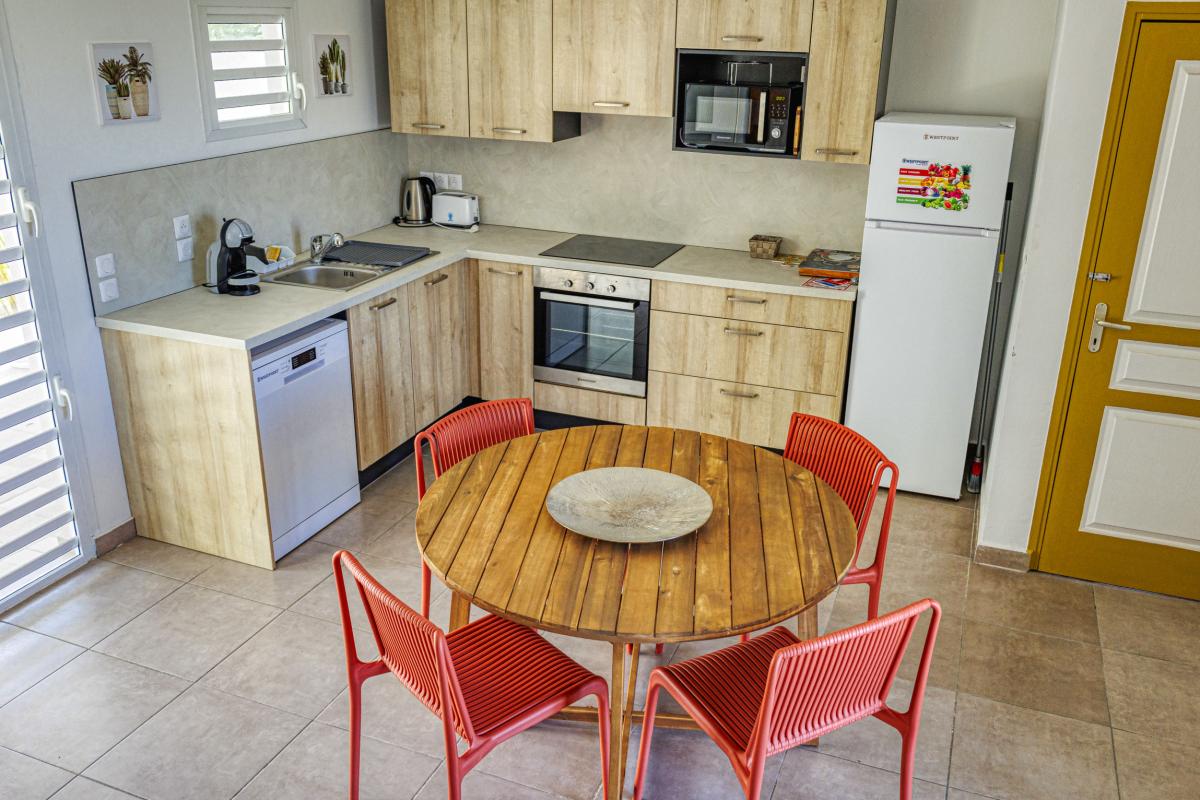 6.Location-villa-piscine-Marie-Galante-Guadeloupe_Cuisine