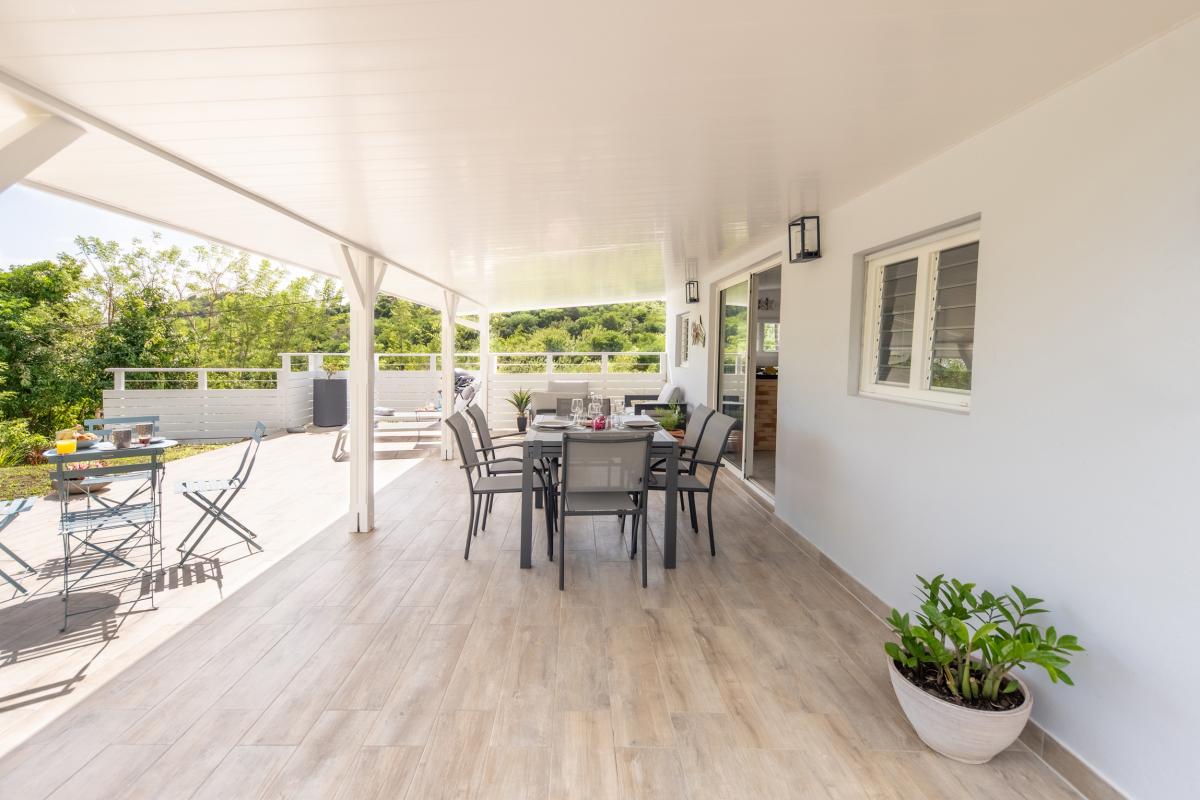 Location-vacances-sainte-anne-martinique-terrasse