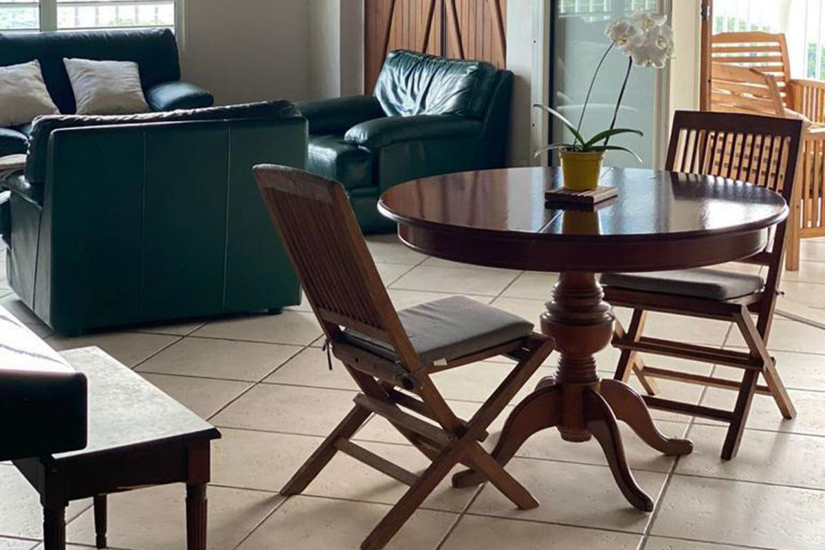 11-Location-villa-martinique_-Salon