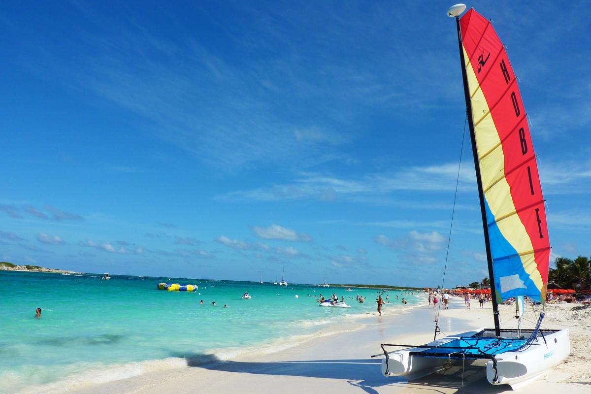 Plage d'Orient Bay mer turquoise