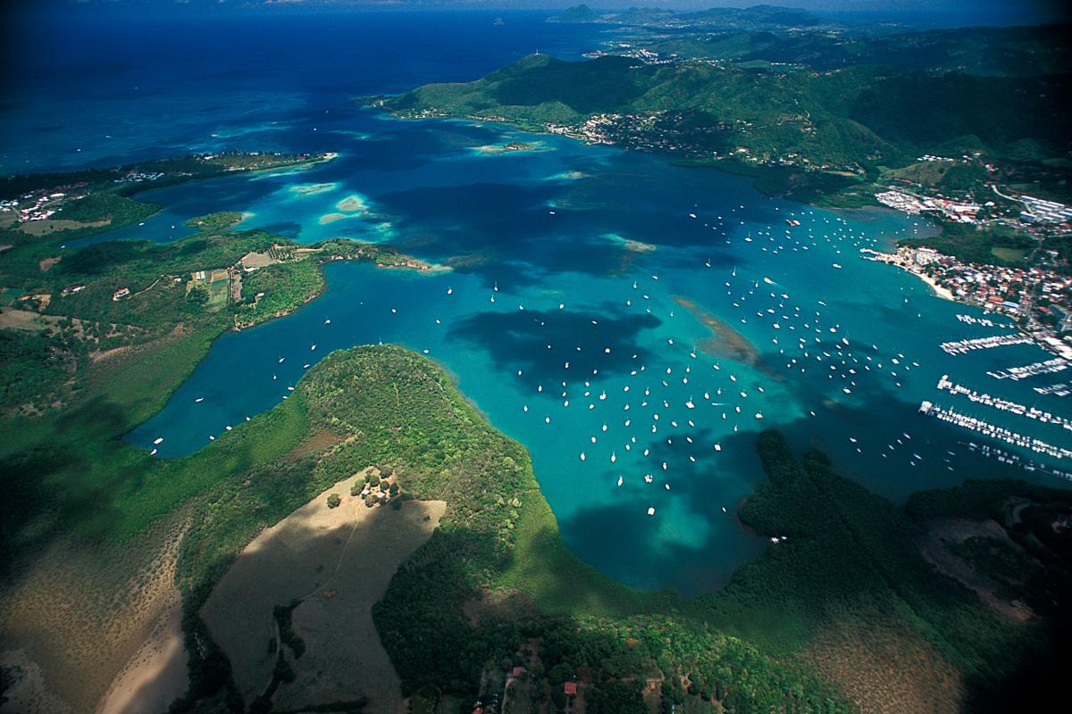 Vue aérienne de la baie du Marin