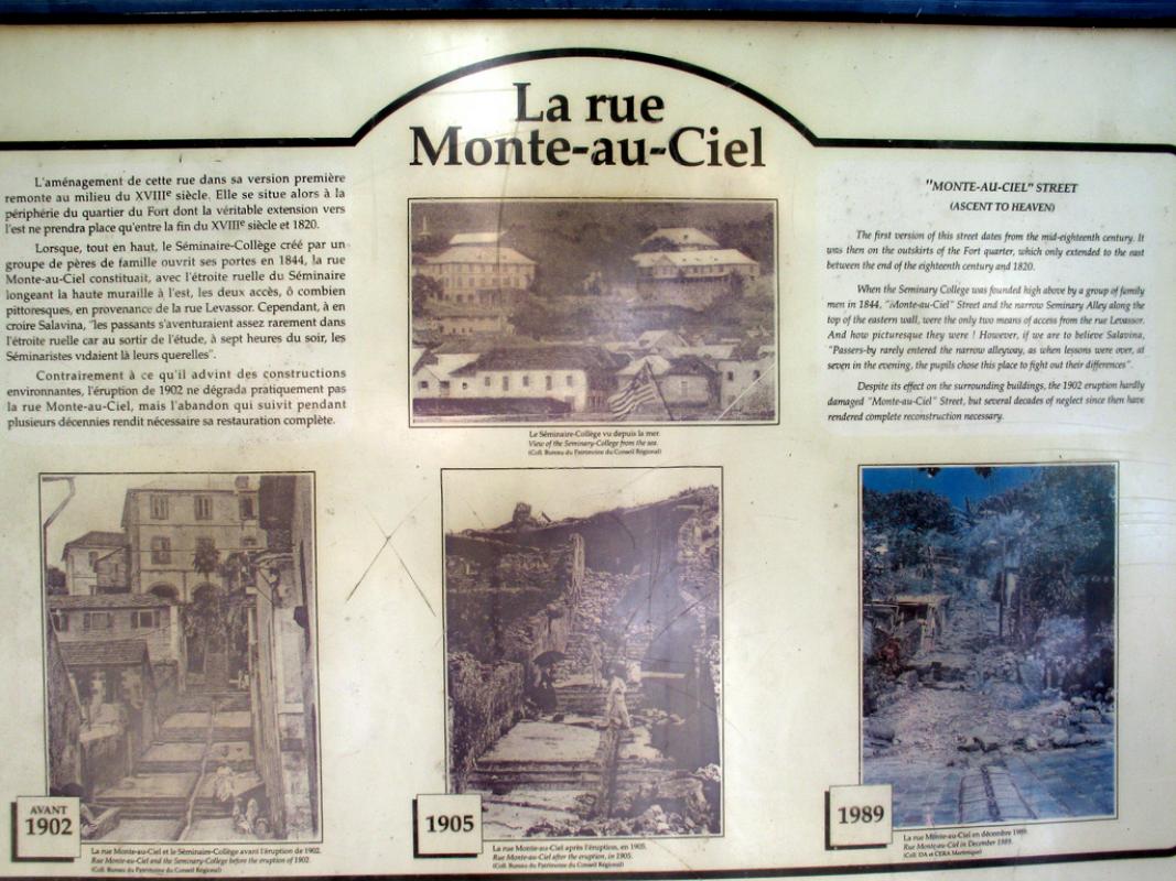 La rue Monte Au Ciel - Saint Pierre