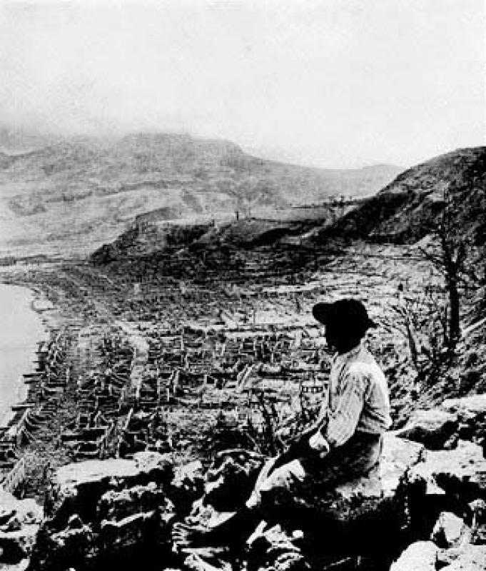 Saint Pierre aprés l'éruption - 1902