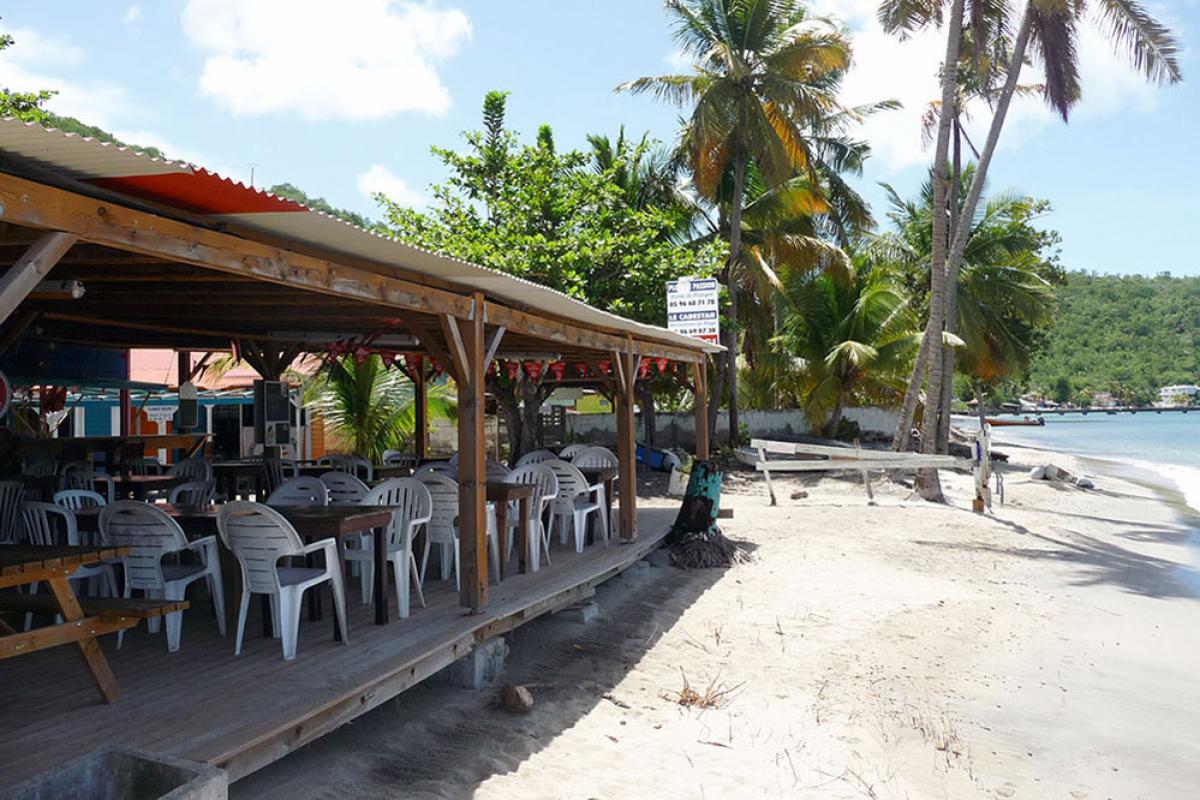 Grande Anse d'Arlet beach - Other view of the beach bar 