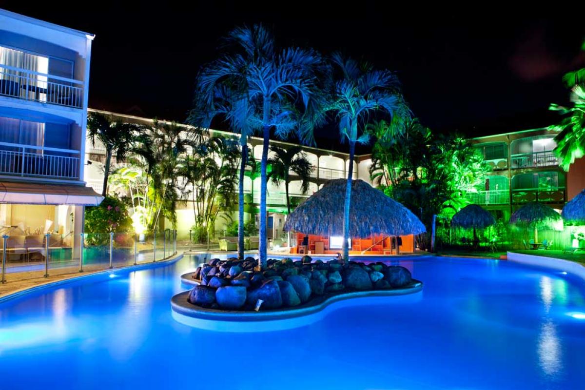 Hôtel Martinique - Piscine vue de nuit