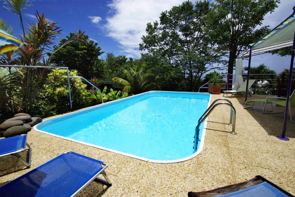 Rental bungalow Kaz Kayou - sharing swimming pool