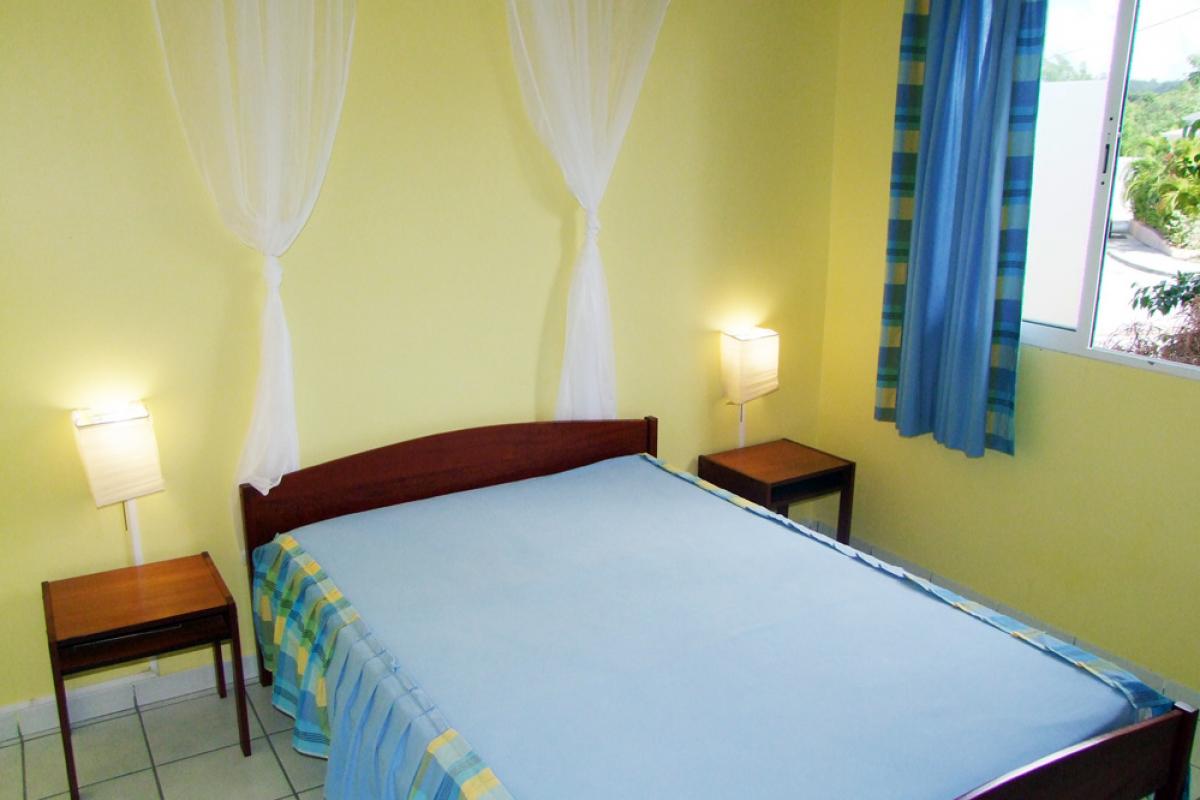 Bedroom of studio and F2