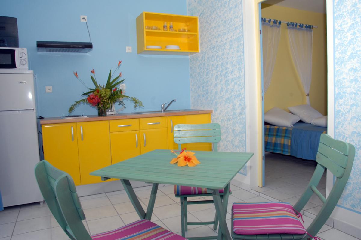 Kitchen of F2