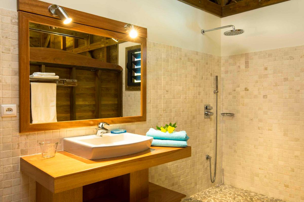 Location villa Bouillante Guadeloupe - Salle de douche 1