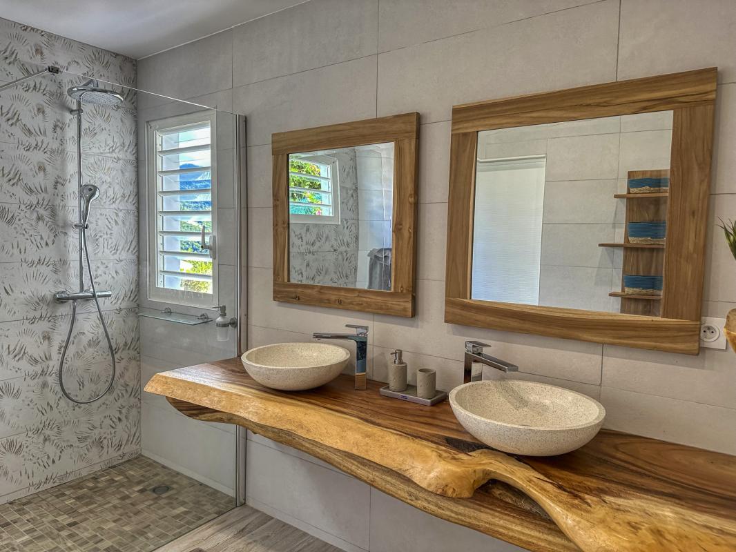 A louer villa face Ilets Pigeon Bouillante Guadeloupe_ Salle d'eau 