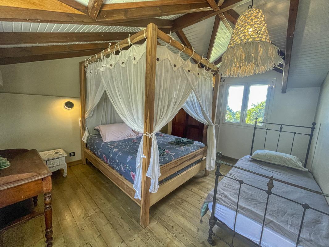Location villa Bouillante Guadeloupe-chambre 4 à l'étage