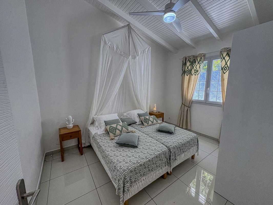 Location villa piscine Bouillante Guadeloupe_Chambre 1