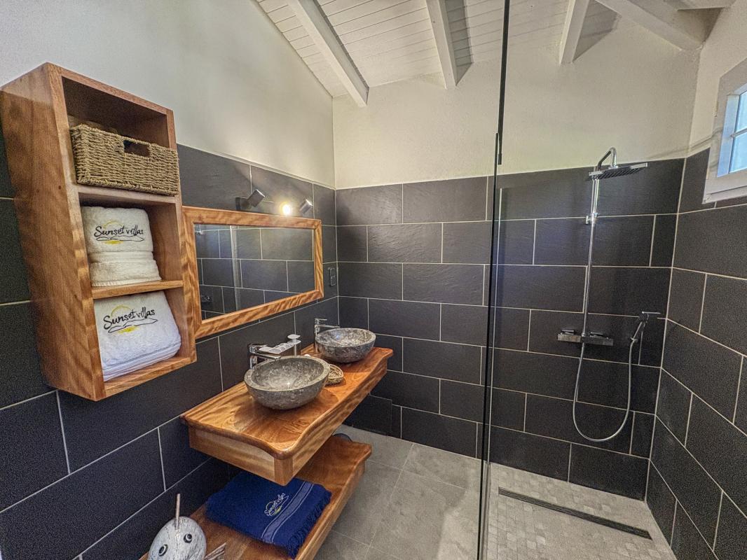 Location villa piscine Bouillante Guadeloupe_Chambre 2