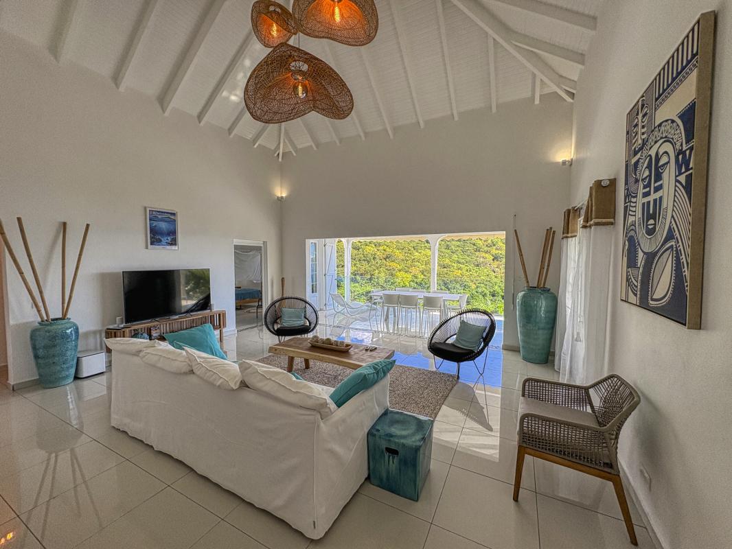 Location villa piscine Bouillante Guadeloupe_Séjour vue mer